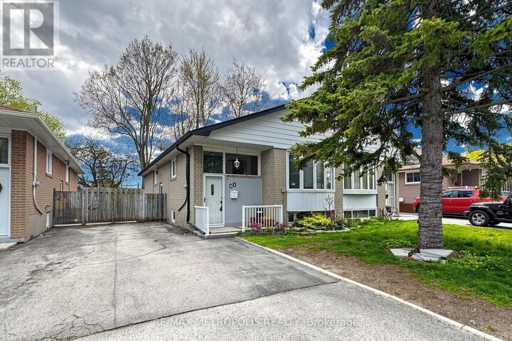 Property Photo:  51 Greyabbey Trail  ON M1E 1V8 