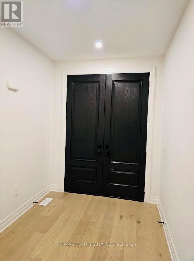 Property Photo:  7537 Splendour Drive  ON L2H 2Y6 