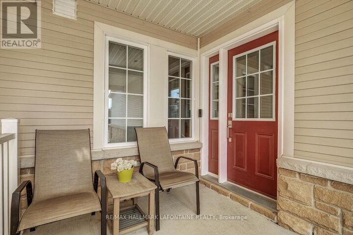 Property Photo:  442 Wisteria Crescent  ON K1V 0P1 