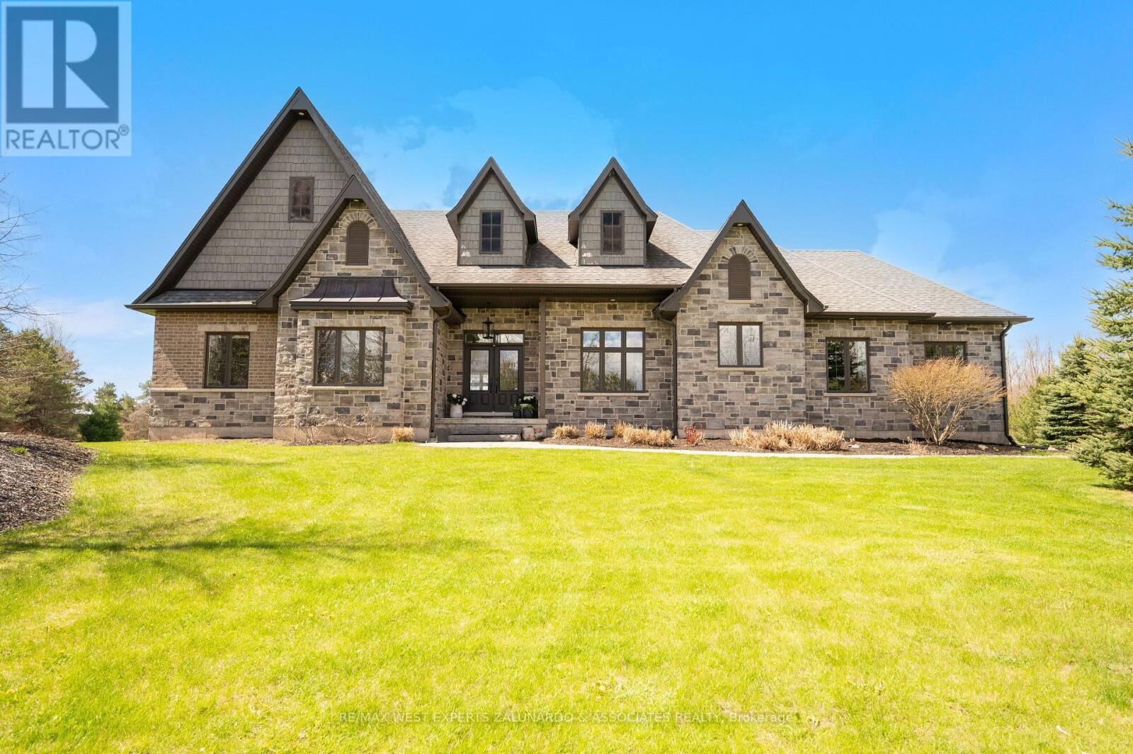 Property Photo:  5840 Tenth Line  ON N0B 1T0 