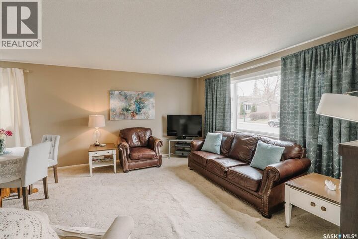 Property Photo:  134 Maclean Crescent  SK S7J 2R7 
