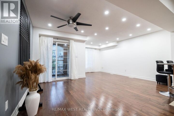 Property Photo:  17 Thornharrold Street  ON L1S 0B5 