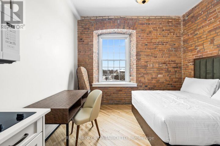 Property Photo:  150 Mill Street 201  ON K7C 1T4 