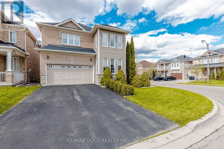 Property Photo:  45 Fishing Crescent  ON L6V 4S4 