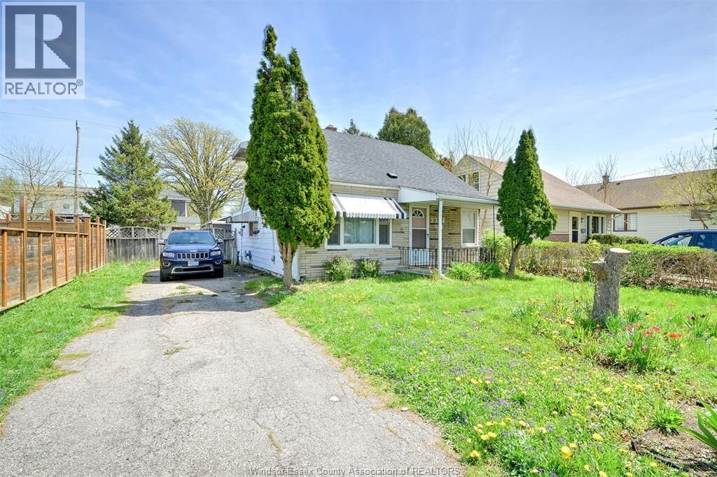 Property Photo:  2354 Highland Avenue  ON N8X 3S5 