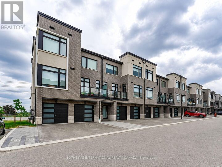 Property Photo:  2550 Castlegate Crossing 419  ON L1X 0H6 