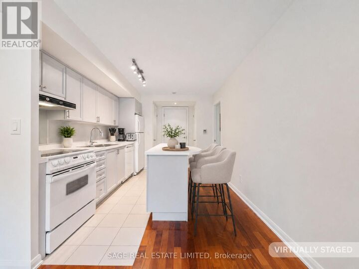 Property Photo:  18 Beverley Street 209  ON M5T 3L2 