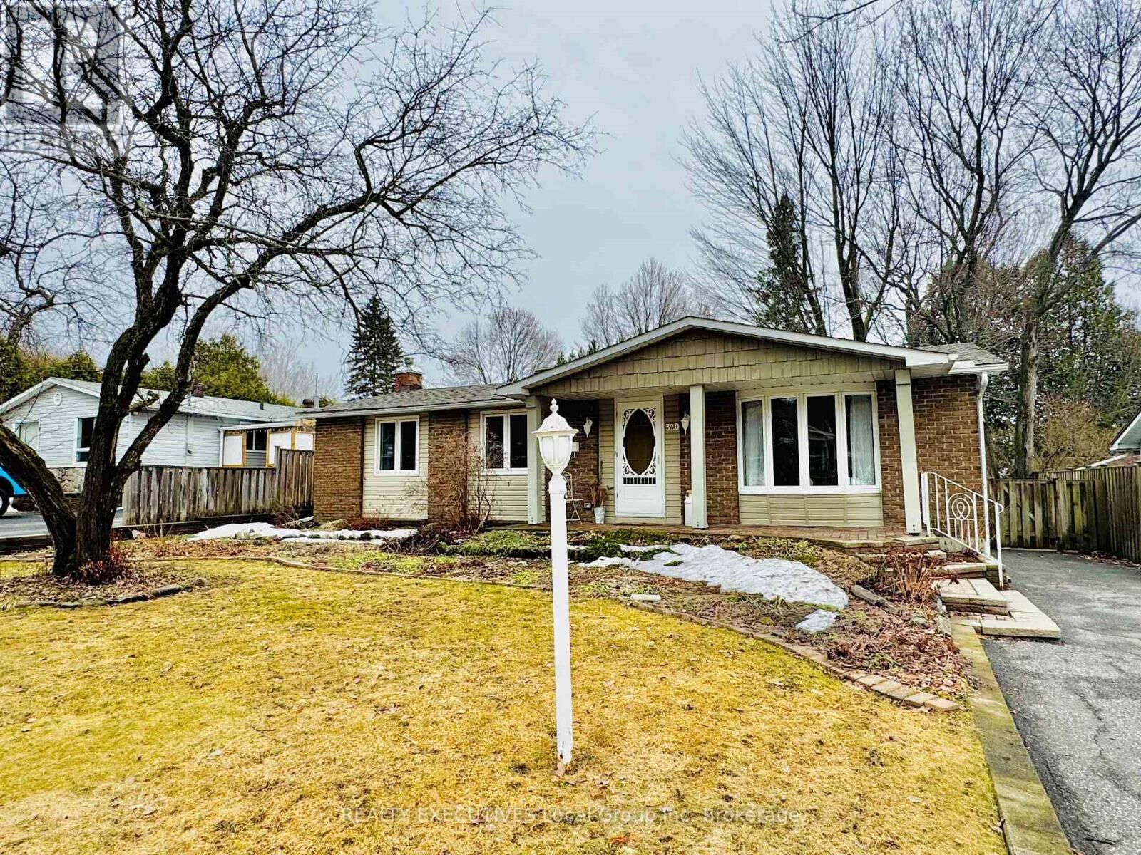 Property Photo:  320 Justin Street  ON P1B 5J9 