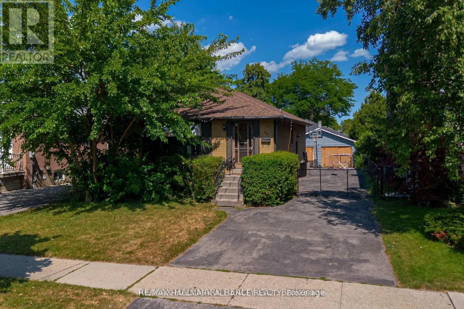 Property Photo:  43 Trueman Avenue  ON M8Z 5A3 