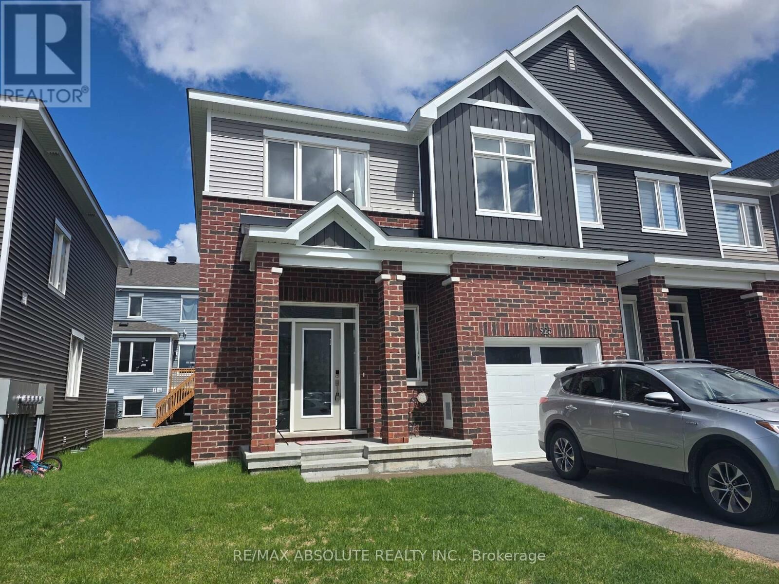 Property Photo:  1925 Elevation Road  ON K2J 7H1 