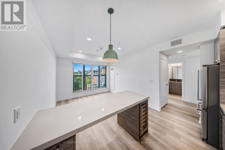 Property Photo:  484 Spadina Avenue 408  ON M5S 0E4 