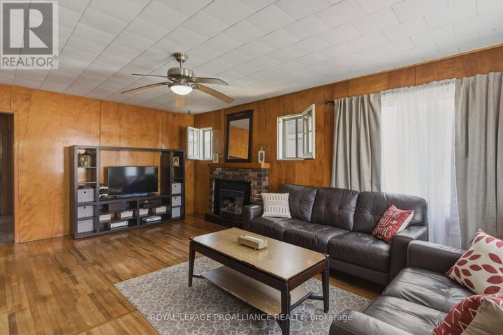Property Photo:  18 Quabbin Road  ON K0E 1R0 