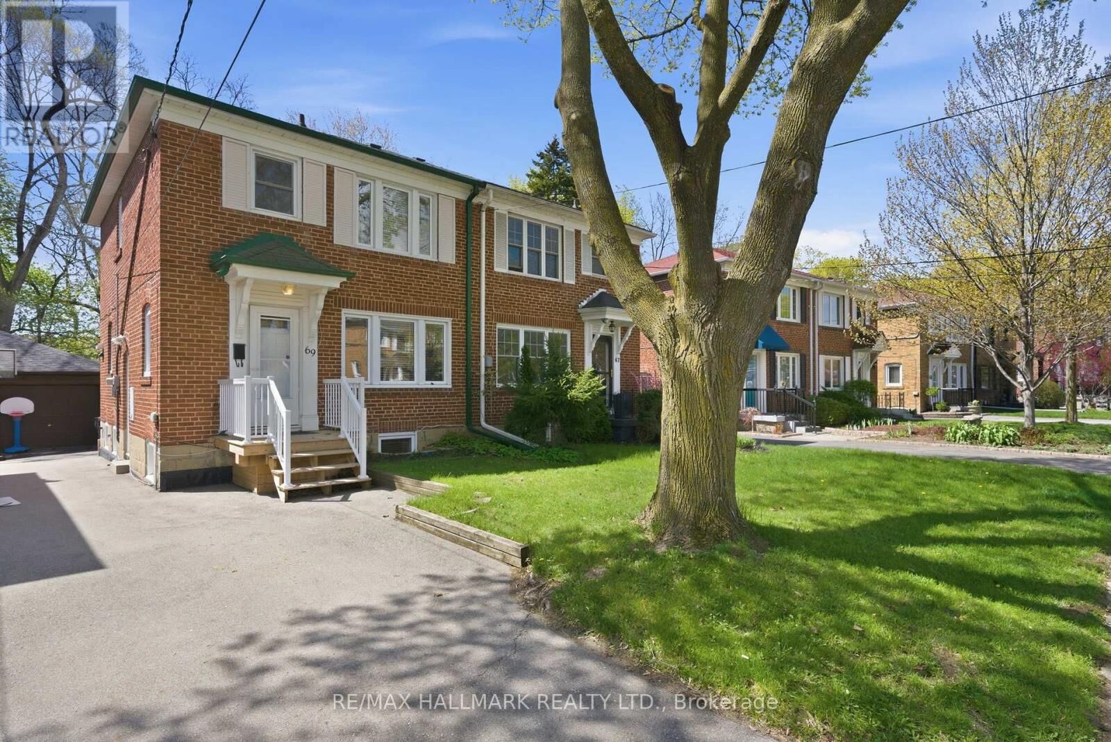 Property Photo:  69 Thursfield Crescent  ON M4G 2N4 