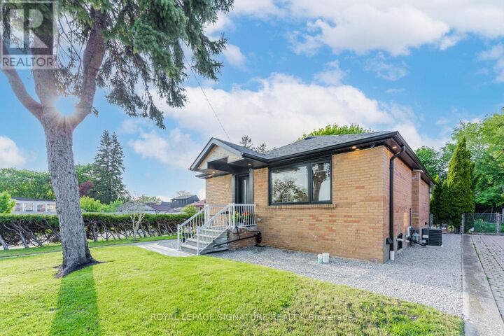 Property Photo:  16 Boem Avenue  ON M1R 3T1 