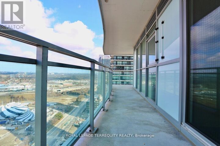 Property Photo:  33 Shore Breeze Drive 2504  ON M8V 0G1 