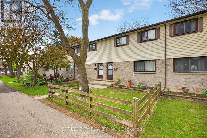 Property Photo:  825 Dundalk Drive 30  ON N6C 3V6 