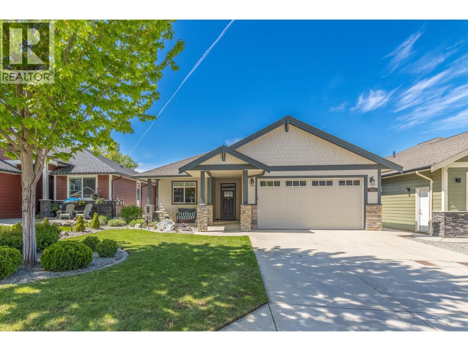 Property Photo:  221 24 Street Northeast  BC V1E 0C2 