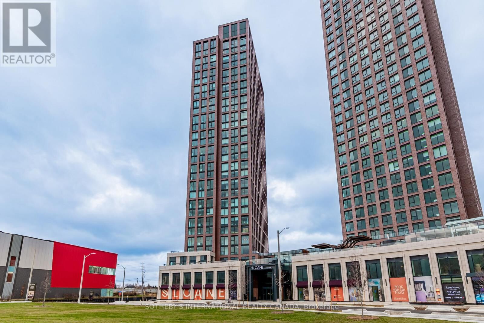 Property Photo:  29 York Garden Way 1609  ON M6A 2V1 