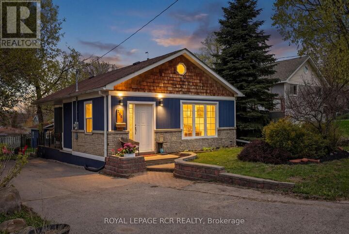 Property Photo:  266 Kenwood Avenue  ON L4P 2X5 