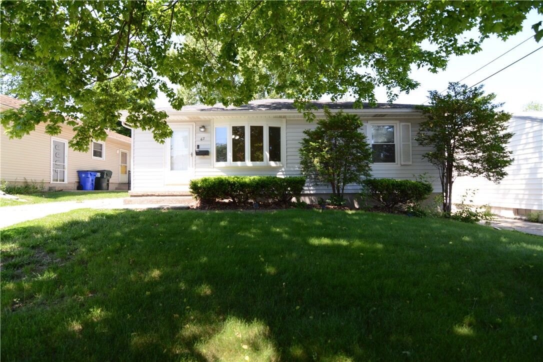 Property Photo:  67 Maple Court  IL 62526 