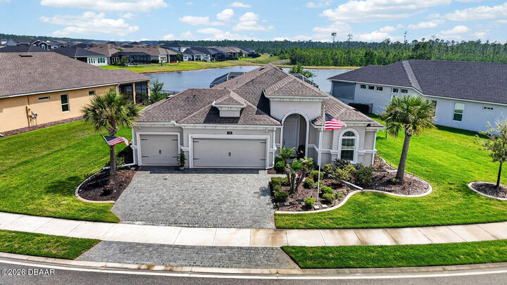 Property Photo: 135 Azure Court FL 32124