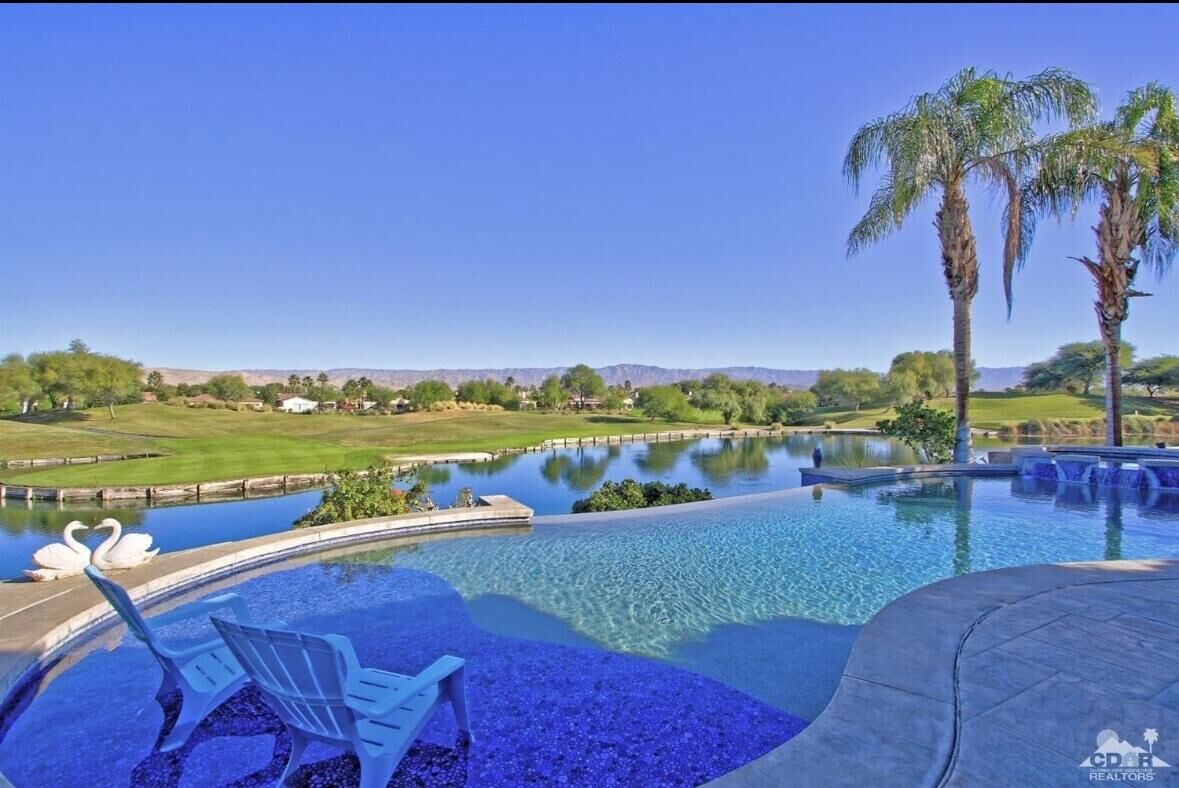 Property Photo:  104 Loch Lomond Road  CA 92270 