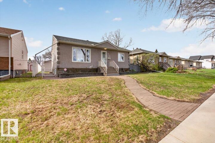 Property Photo:  9723 65 Avenue NW  AB T6E 0M4 