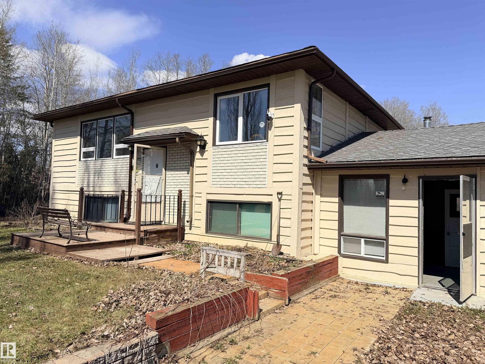 Property Photo:  623043 Rge Road 250  AB T0G 1Z0 