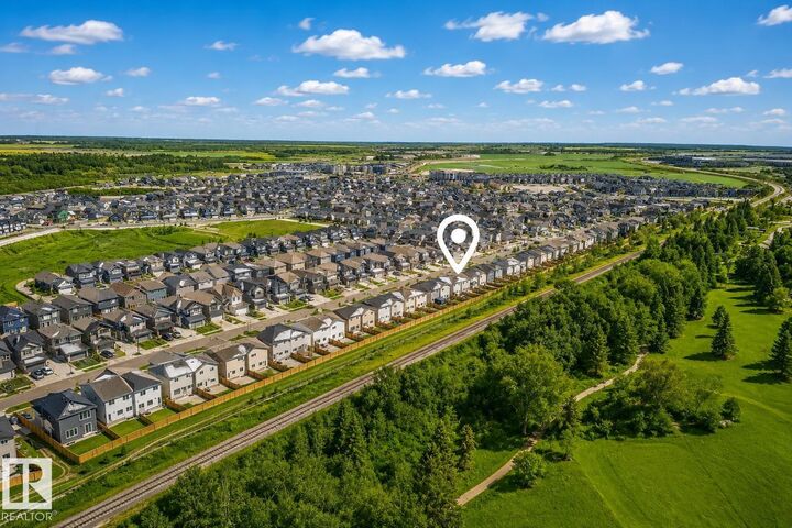 Property Photo:  74 Royal Street  AB T8N 7X4 
