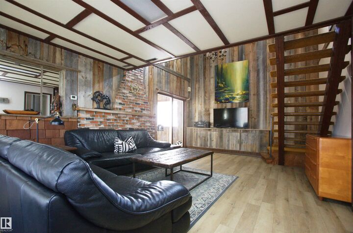 Property Photo:  12137 50 Street NW  AB T5W 3C6 