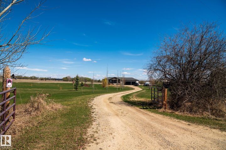 Property Photo:  2208 Twp Road 534  AB T0E 1V0 