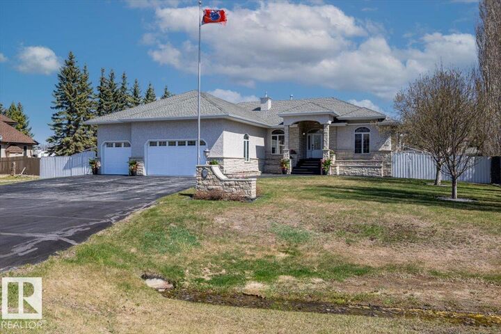 Property Photo:  53302 Rge Road 261 89  AB T7Y 1A7 