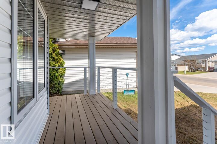 Property Photo:  1911 6 Street  AB T9M 1M3 