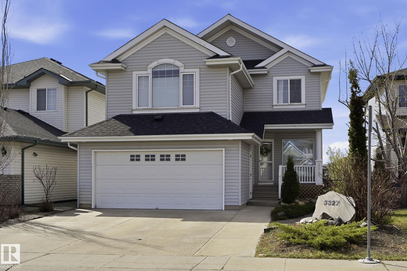 Property Photo:  3327 32 Avenue NW  AB T6T 1X7 