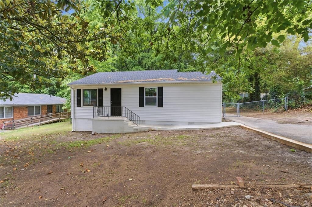 Property Photo: 5160 Ellen Street GA 30297