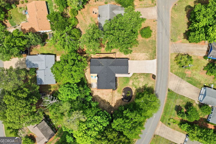 Property Photo: 142 River Oaks Drive GA 30188
