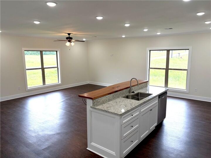 Property Photo:  123 Meadow Lane  LA 71467 