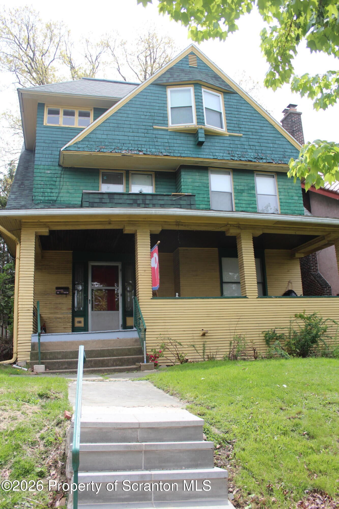 Property Photo:  220 Colfax Avenue  PA 18510 