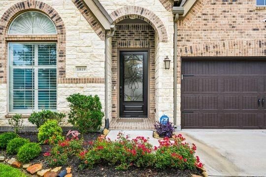 Property Photo:  1819 Boulder Lake Court  TX 77469 