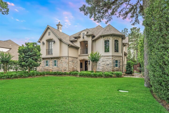 Property Photo: 59 E Ambassador Bend TX 77382