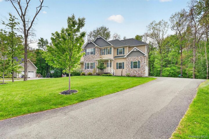 Property Photo:  107 Debra Lane  NY 12553 