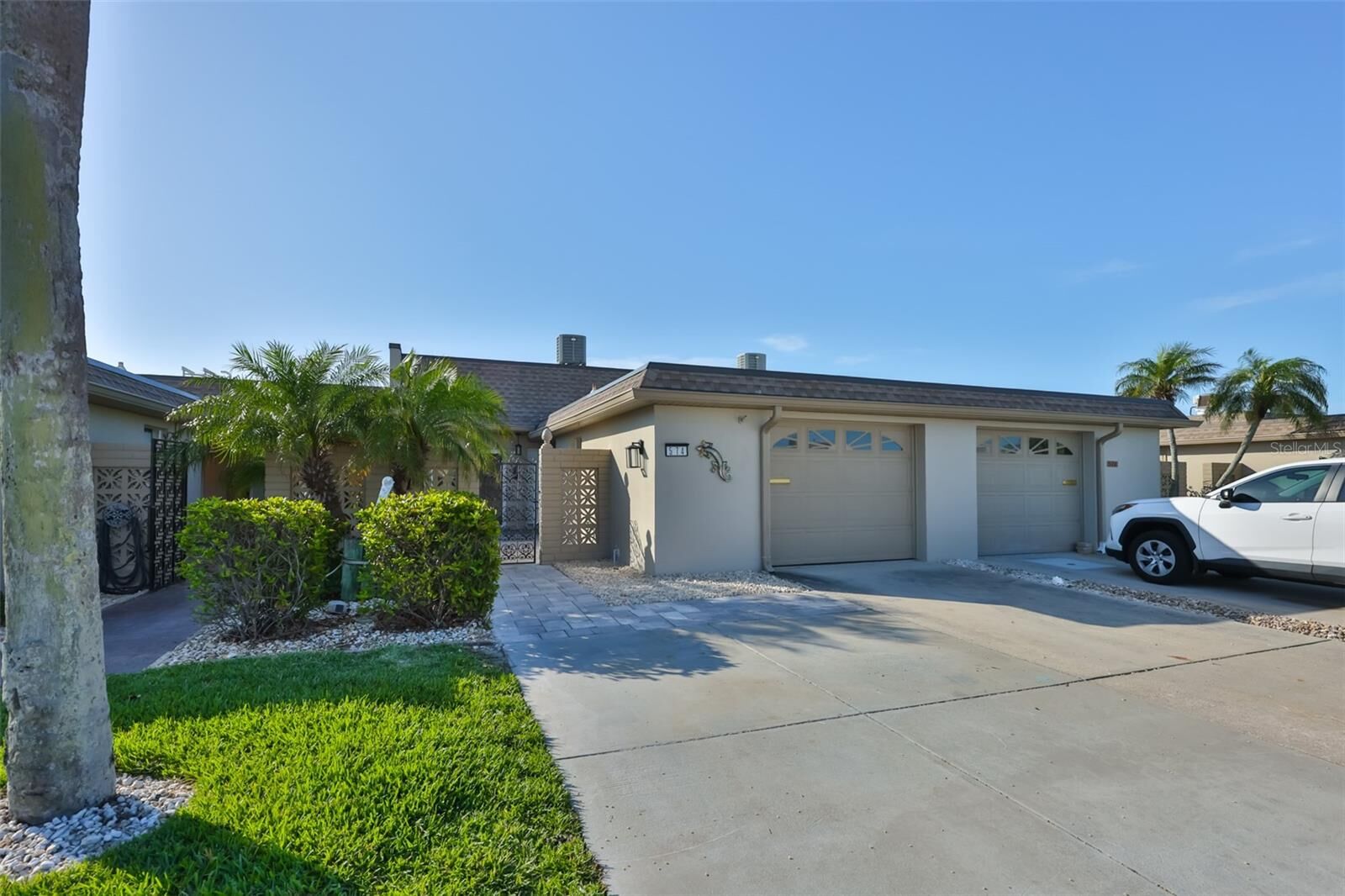 Property Photo:  574 Boca Ciega Point Boulevard N 2205  FL 33708 