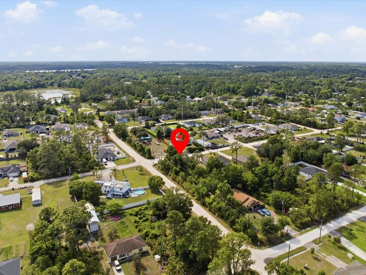 Property Photo:  1001 10th Avenue  FL 32724 