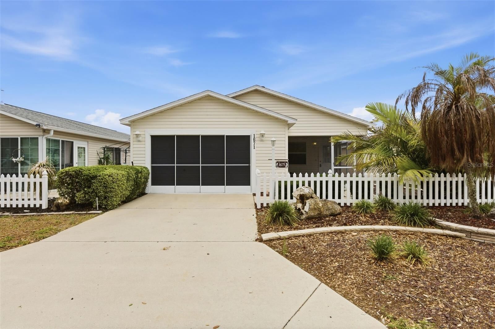 Property Photo:  1671 Osprey Avenue  FL 32162 