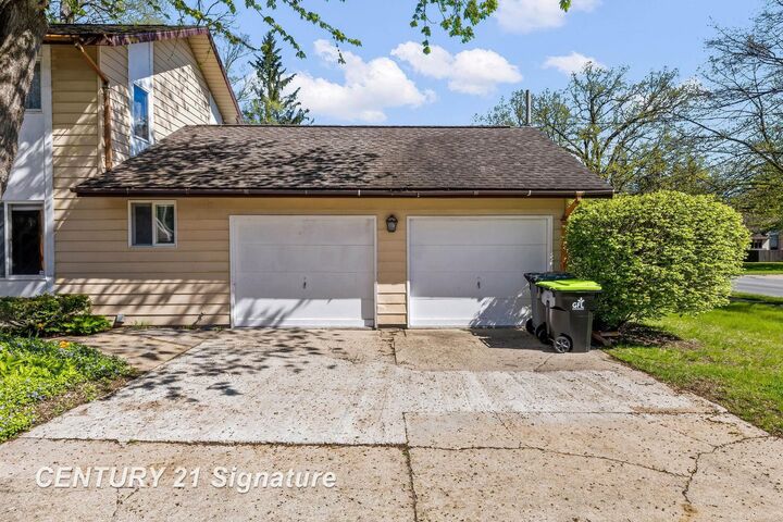 Property Photo:  5813 Sturgeon Avenue  MI 48640 