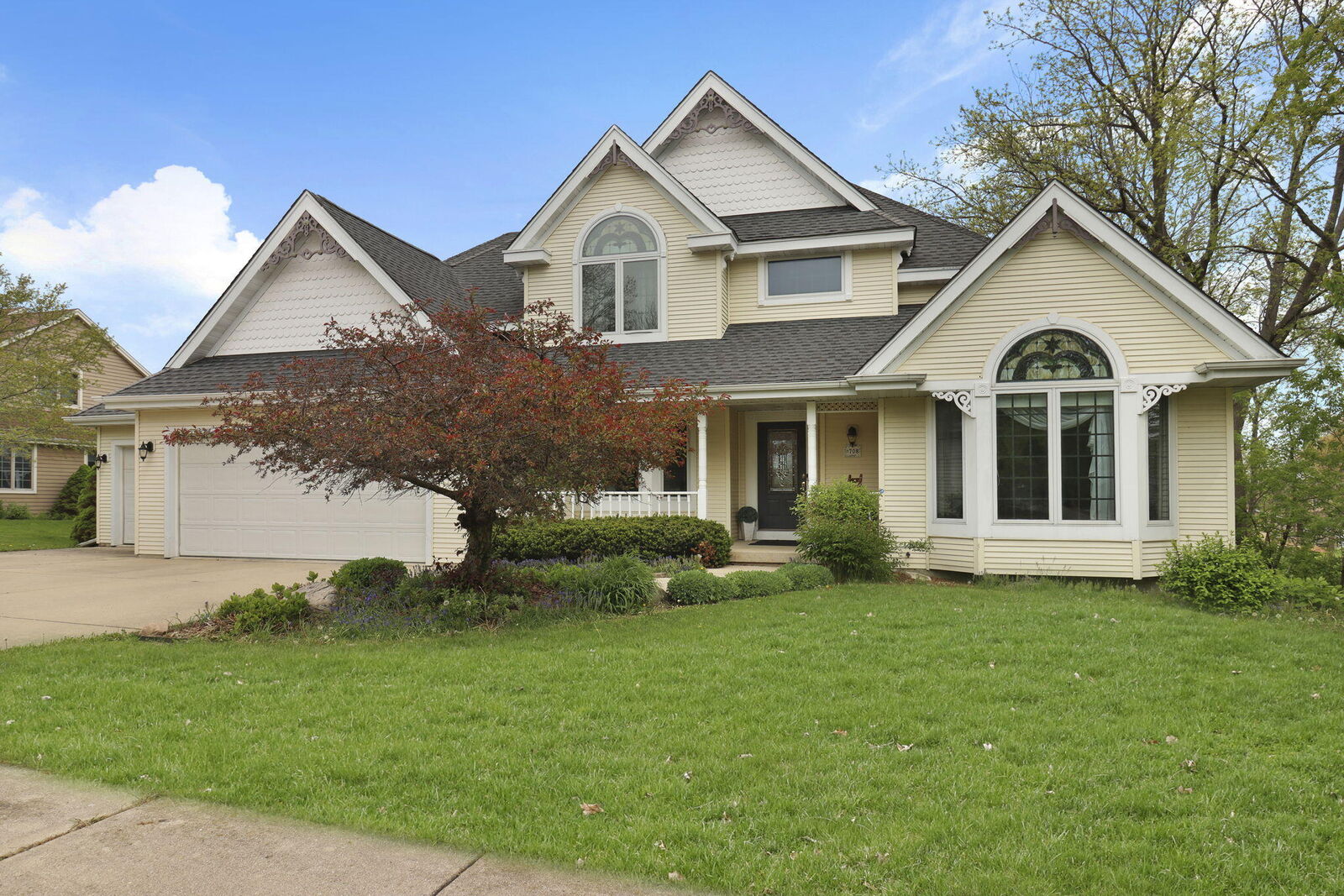 Property Photo:  708 Briody St  WI 53105 