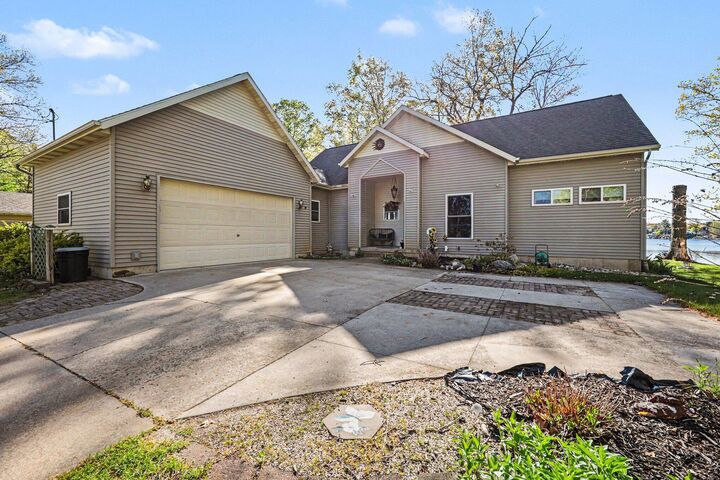 Property Photo:  5550 Cozy Point Drive  MI 49337 