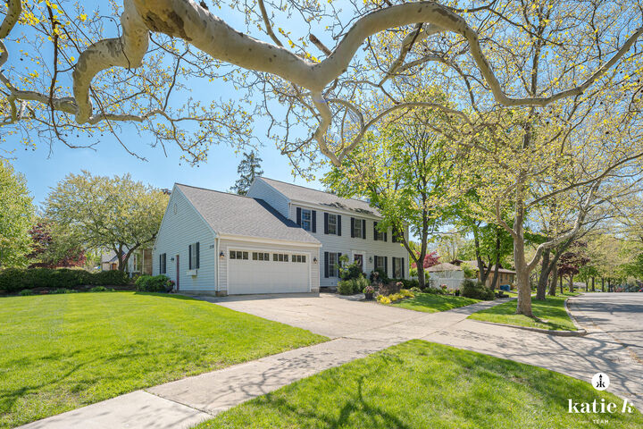Property Photo:  2538 Beechwood Drive SE  MI 49506 