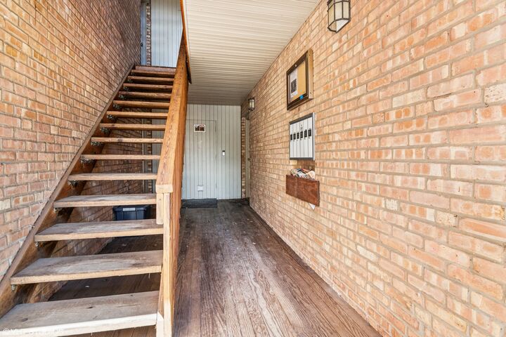 Property Photo:  5803 Oakwood Drive B  IL 60532 