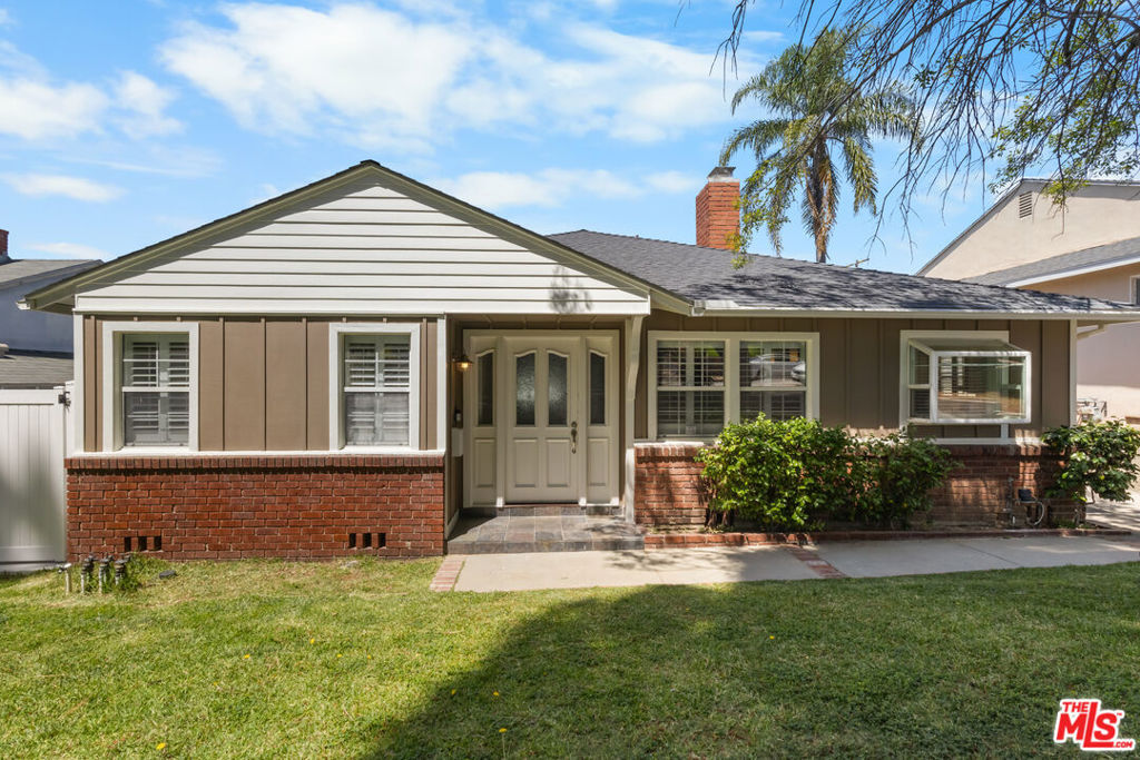 Property Photo:  9811 N Cabanas Avenue  CA 91042 